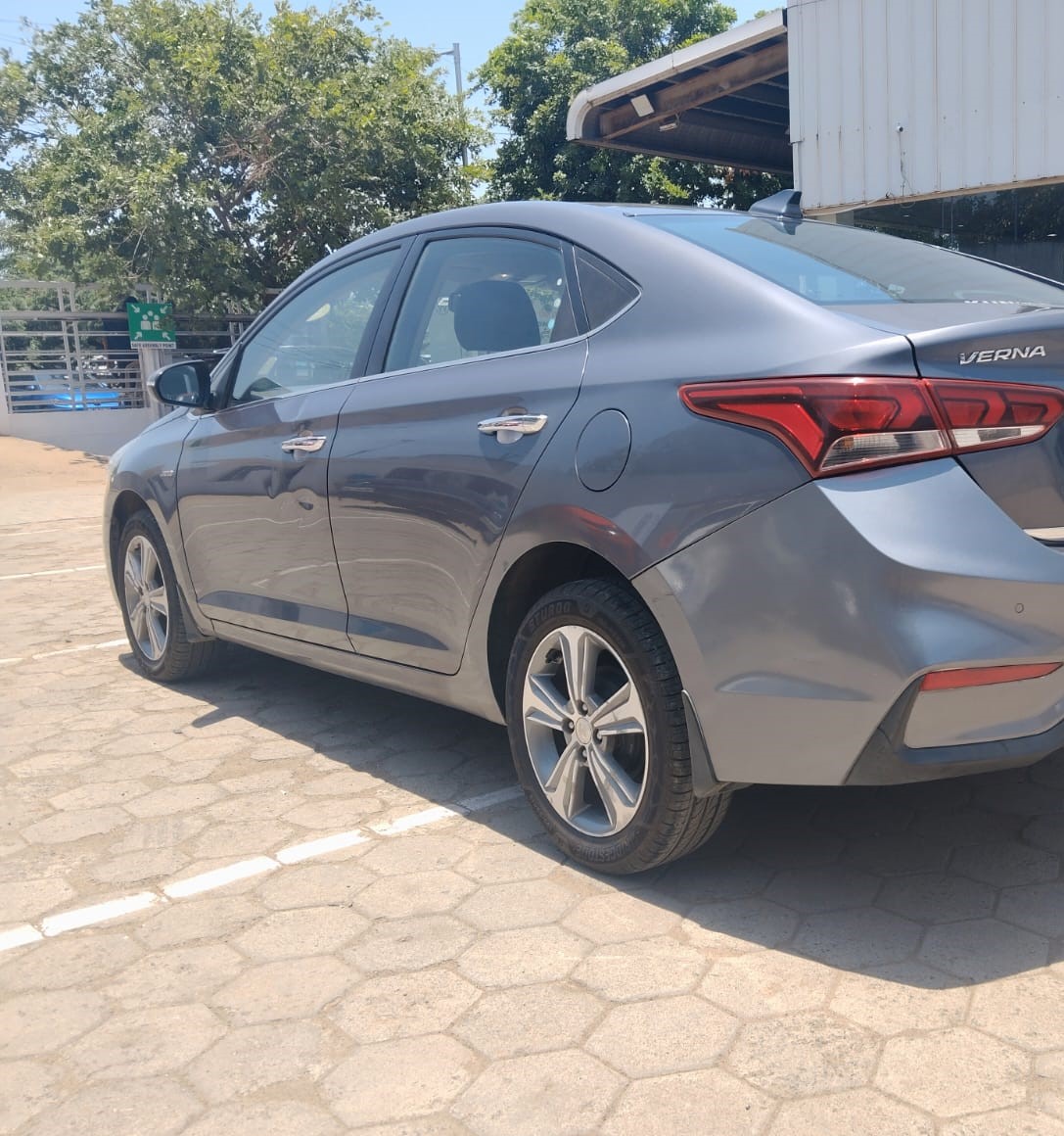 Hyundai Verna(2017-2020) 1.6 Vtvt Sx O